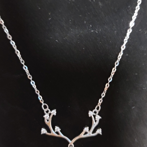 Necklaces - Picture 3 of 5